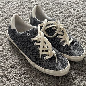 Old Navy Leopard-Print Court Sneakers